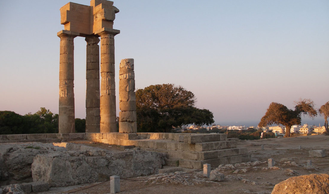 Acropolis_of_Rhodes_Temple_3